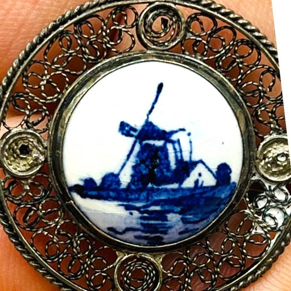 Delfts Holland Blue Vintage Brooch Ceramic and Sterling Silver Made in Holland - Picture 7 of 7